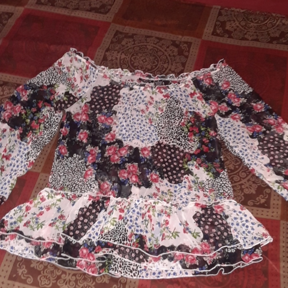 Feather Off The Shoulder Floral Blouse (12)